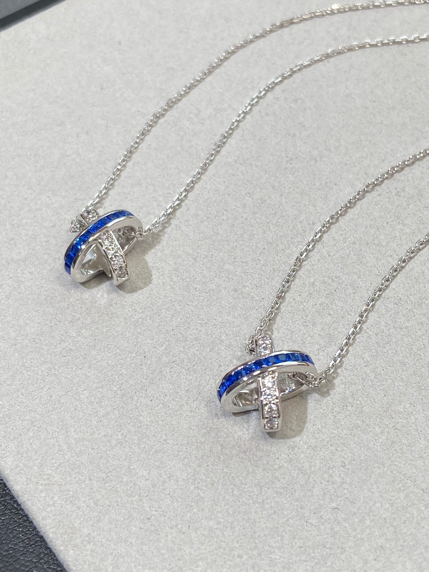 [AM]LIENS DIAMOND SILVER NECKLACE