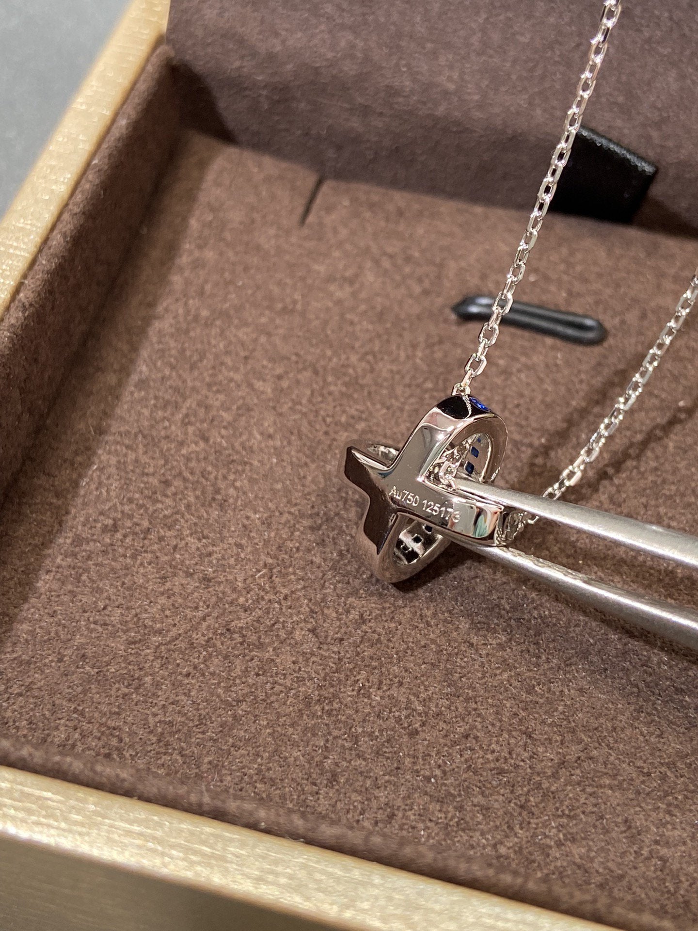 [AM]LIENS DIAMOND SILVER NECKLACE