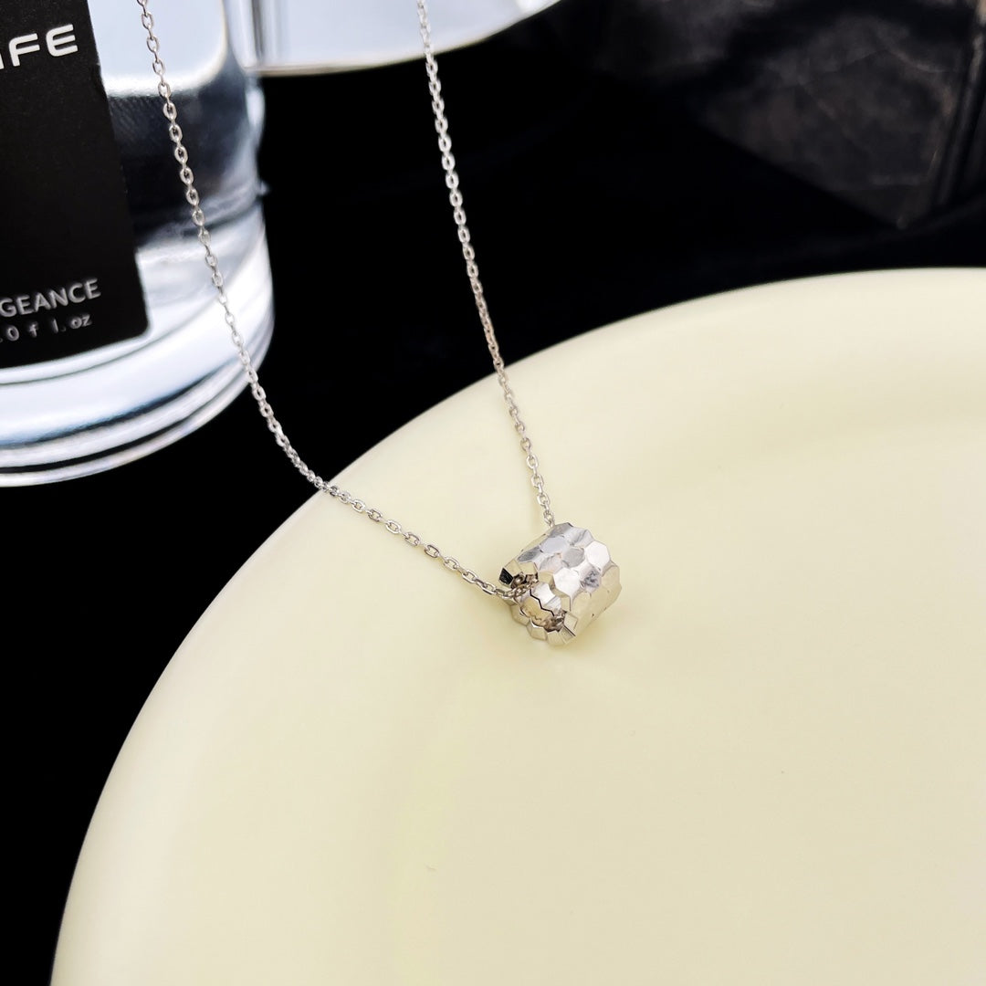 [AM]BEE MINI PEDANT DIAMOND NECKLACE