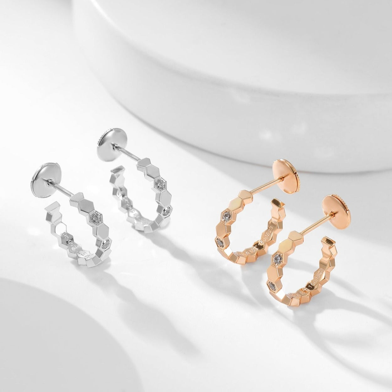 [AM]BEE LOVE DIAMOND HOOP EARRINGS