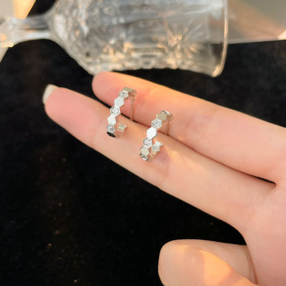 [AM]BEE LOVE DIAMOND HOOP EARRINGS