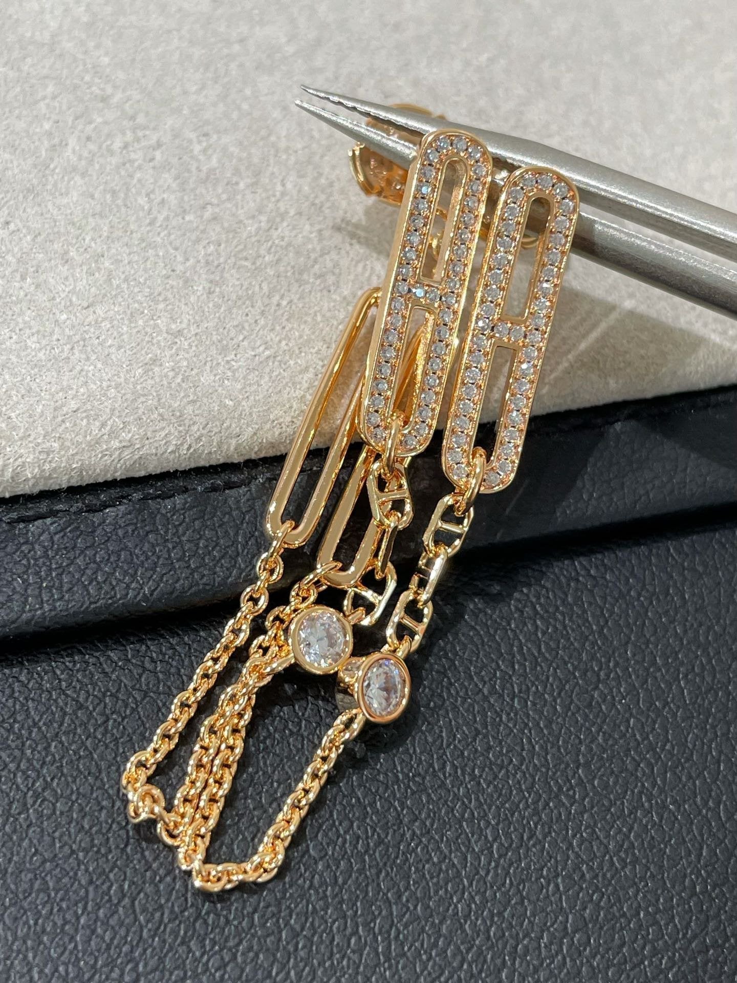 [AM]CHAINE CHAOS DIAMOND DROP EARRINGS