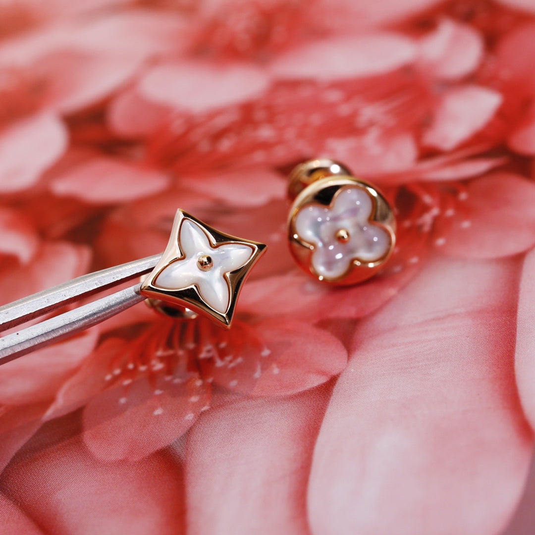 [AM]STAR AND SUN ROSE GOLD MOP STUD EARRINGS