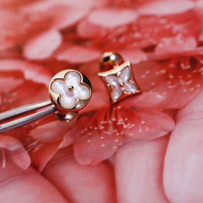 [AM]STAR AND SUN ROSE GOLD MOP STUD EARRINGS