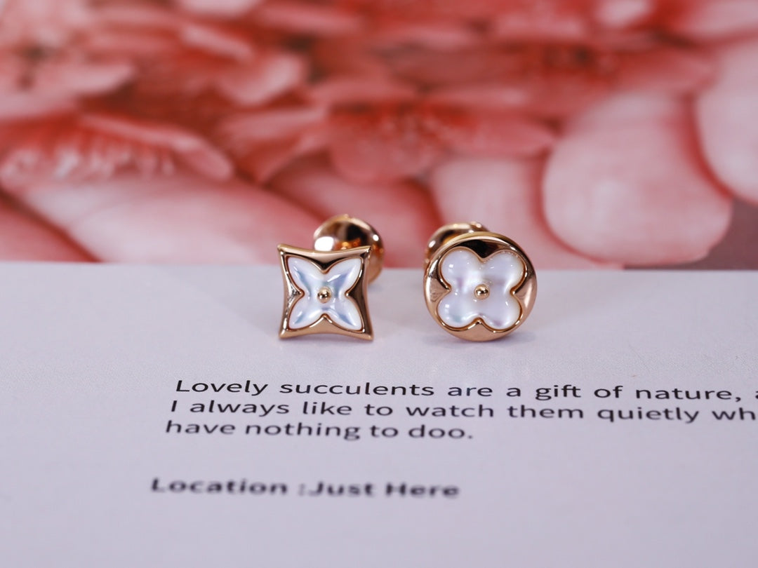 [AM]STAR AND SUN ROSE GOLD MOP STUD EARRINGS