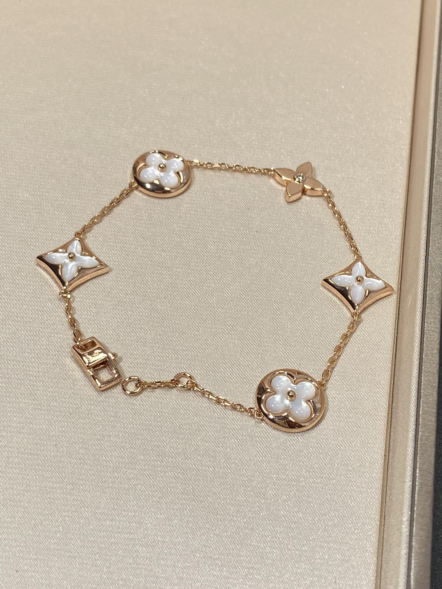 [AM]STAR AND SUN 5 MOTIF MOP ROSE GOLD BRACELET