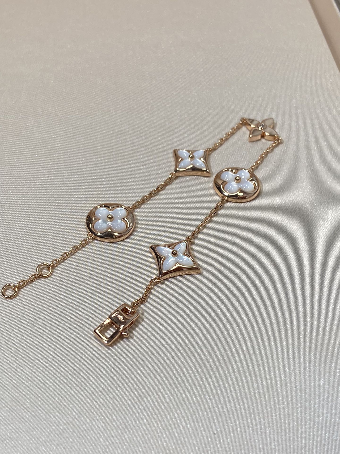 [AM]STAR AND SUN 5 MOTIF MOP ROSE GOLD BRACELET
