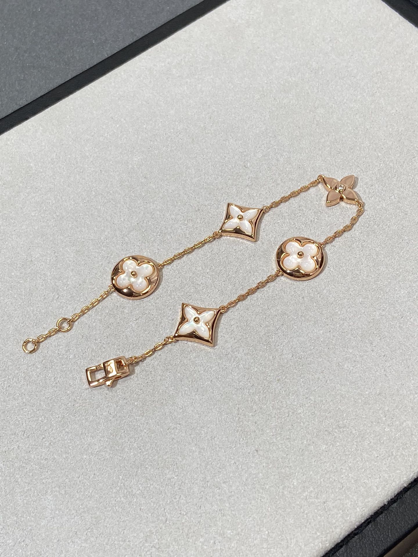 [AM]STAR AND SUN 5 MOTIF MOP ROSE GOLD BRACELET