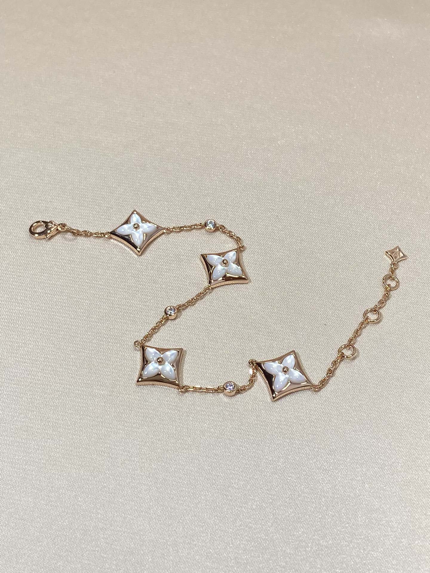 [AM]STAR 4 MOTIF MOP DIAMOND ROSE GOLD BRACELET