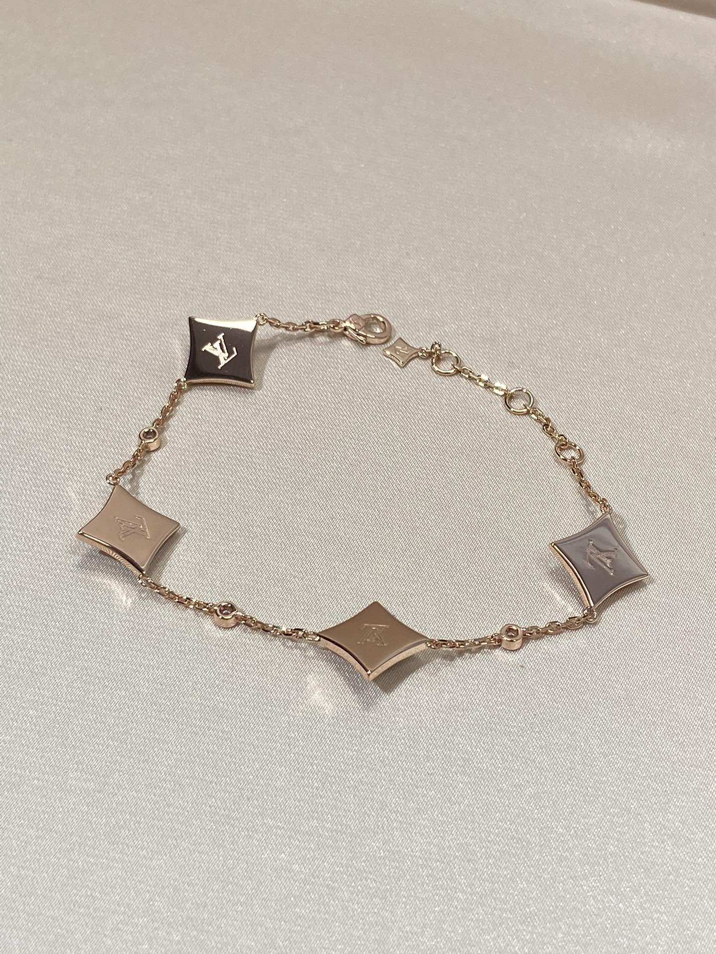 [AM]STAR 4 MOTIF MOP DIAMOND ROSE GOLD BRACELET