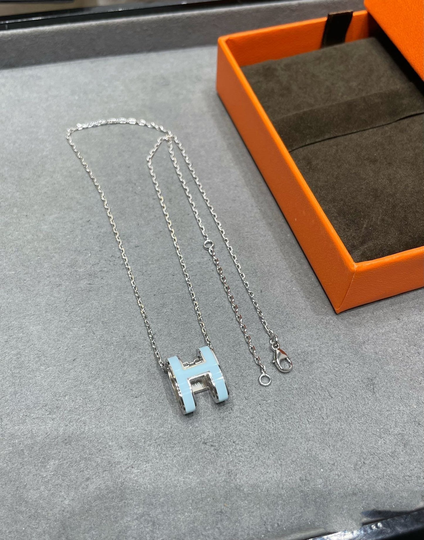 [AM]POP H SKY BLUE NECKLACE