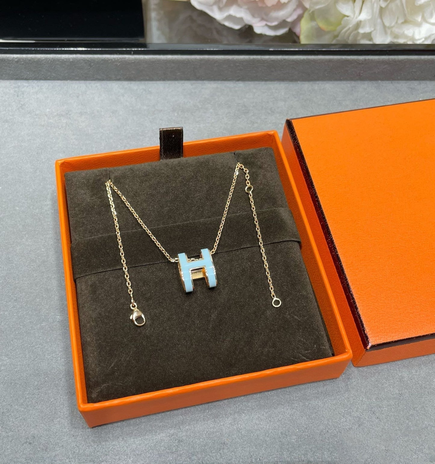 [AM]POP H SKY BLUE NECKLACE