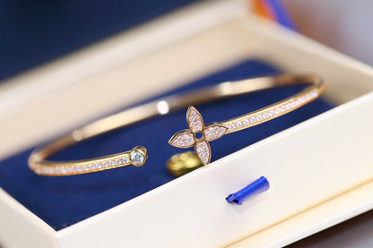 [AM]IDYLLE ROSE GOLD OPEN BRACELET DIAMOND PAVED