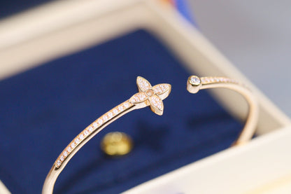 [AM]IDYLLE ROSE GOLD OPEN BRACELET DIAMOND PAVED