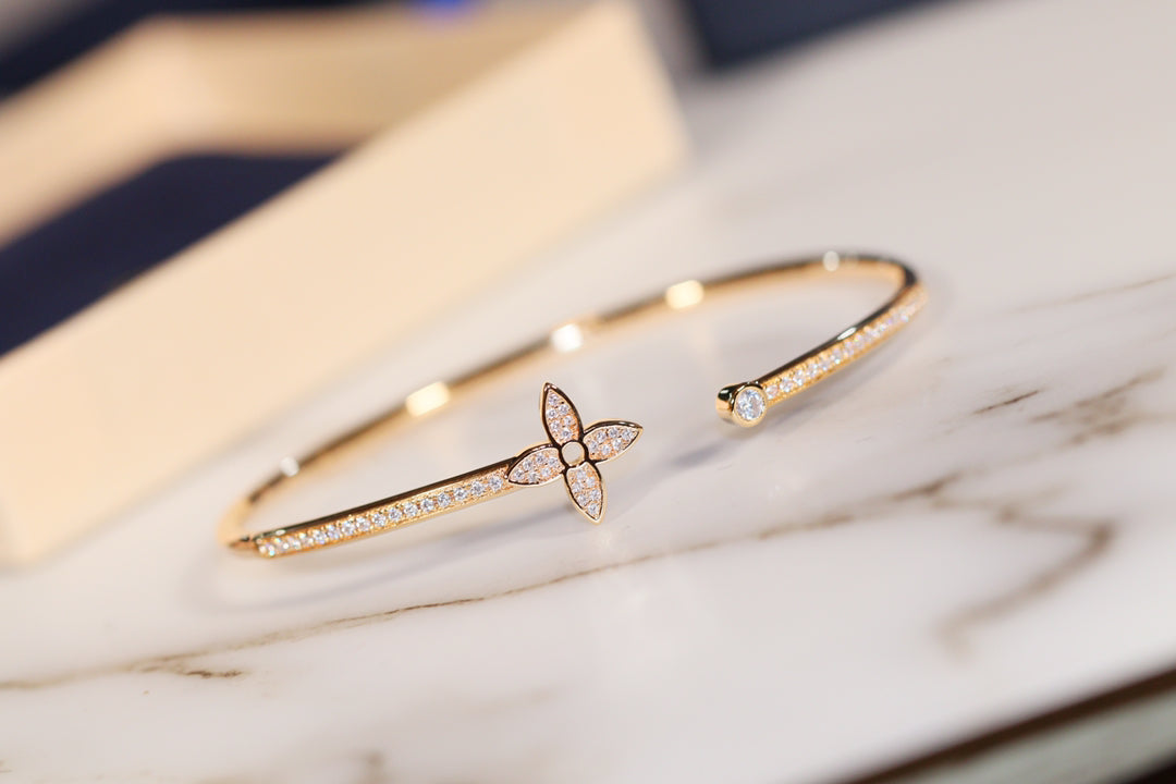 [AM]IDYLLE GOLD OPEN BRACELET DIAMOND PAVED