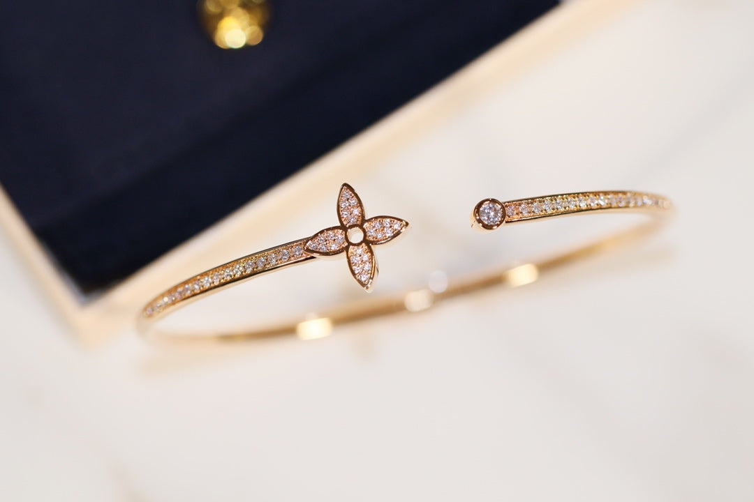 [AM]IDYLLE GOLD OPEN BRACELET DIAMOND PAVED