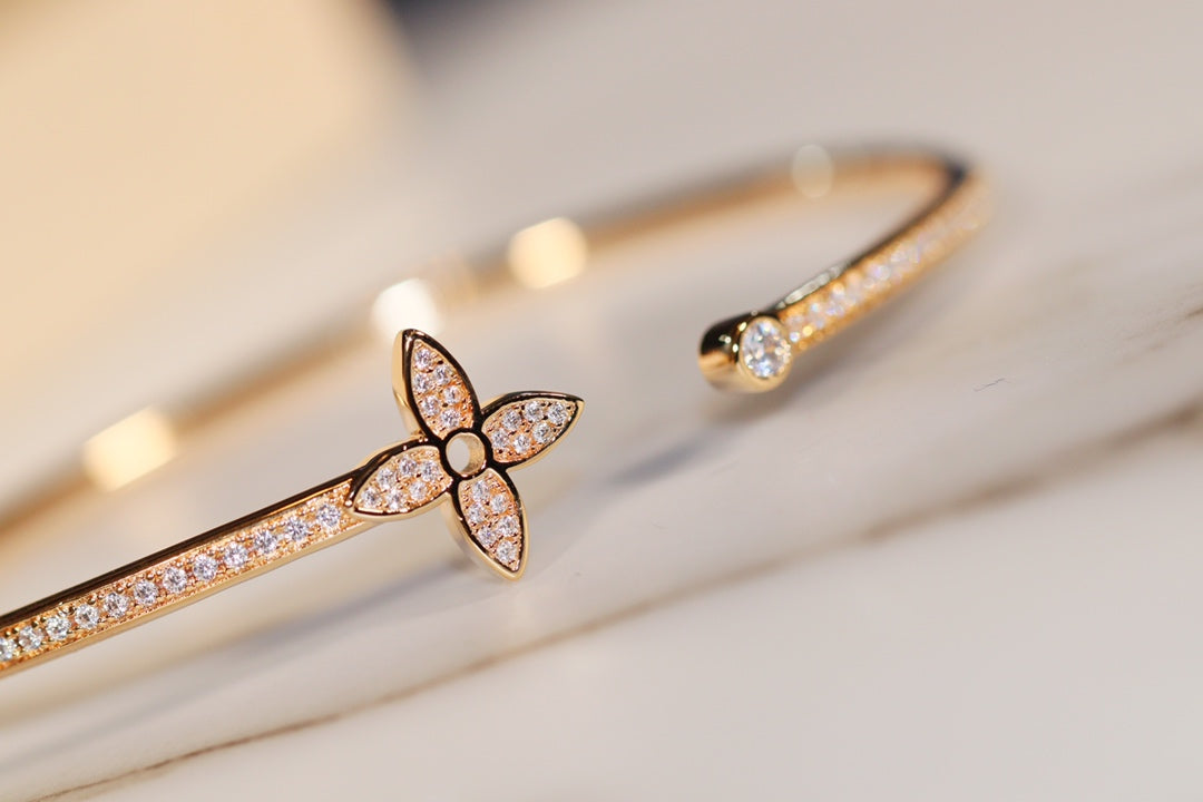 [AM]IDYLLE GOLD OPEN BRACELET DIAMOND PAVED
