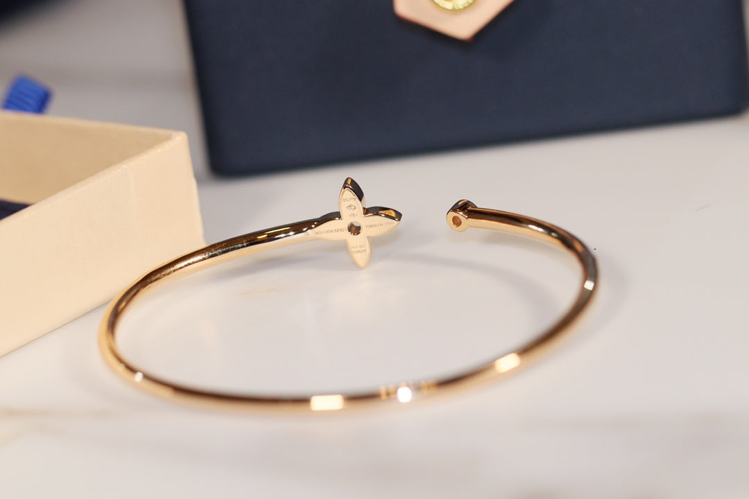 [AM]IDYLLE GOLD OPEN BRACELET DIAMOND PAVED