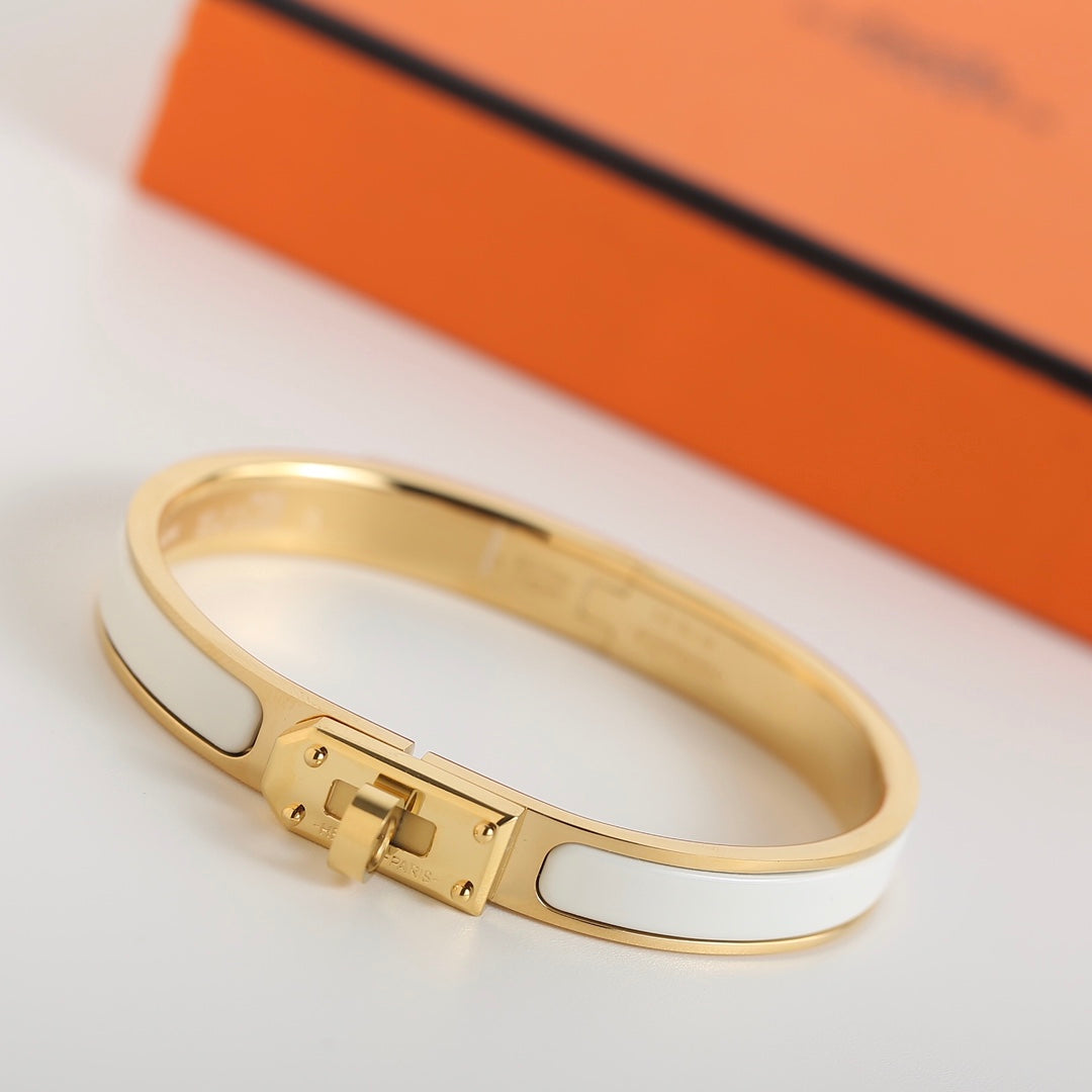[AM]HM KELLY WHITE BRACELET