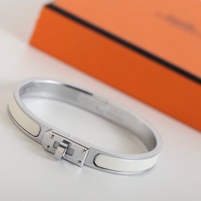 [AM]HM KELLY WHITE BRACELET