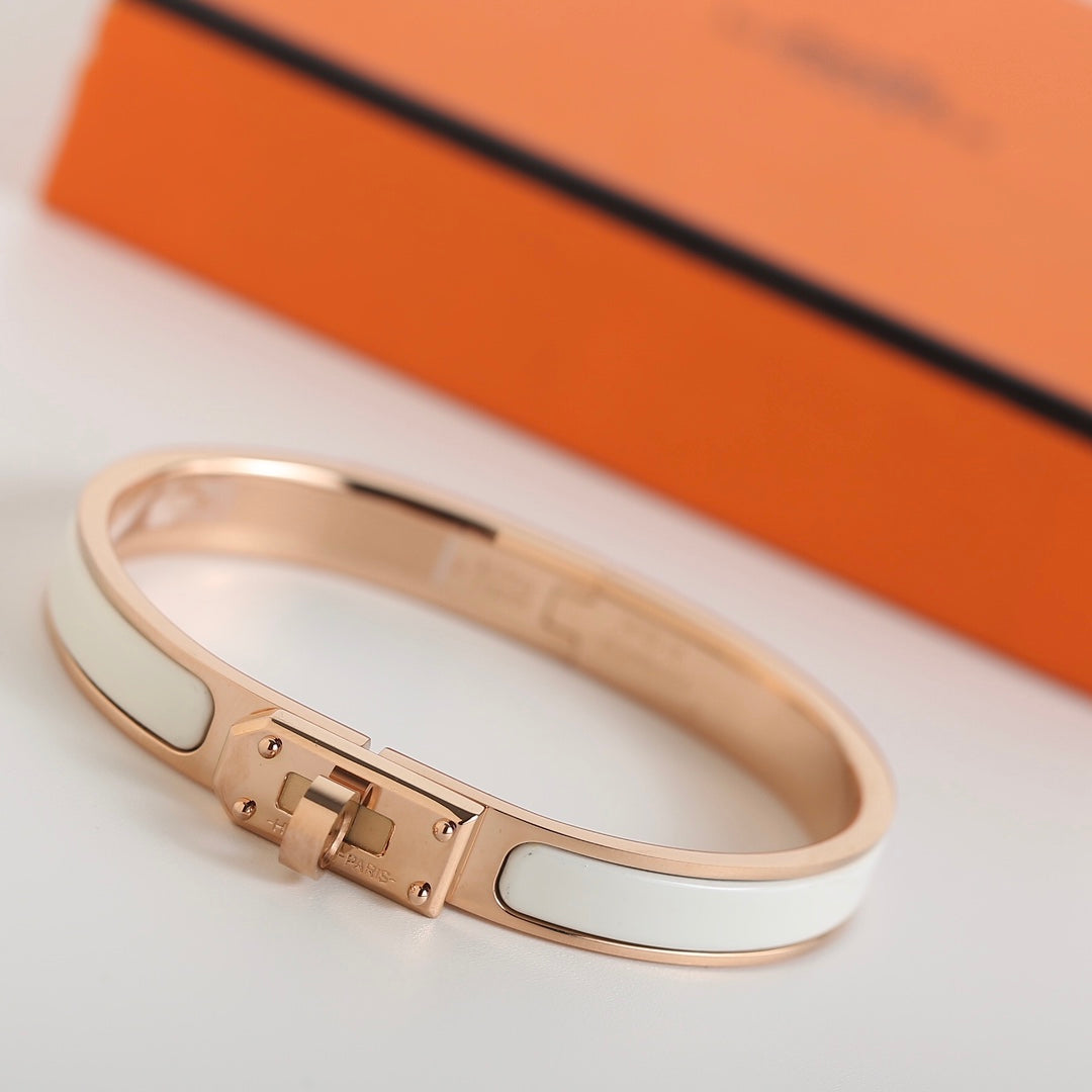 [AM]HM KELLY WHITE BRACELET