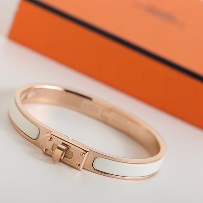 [AM]HM KELLY WHITE BRACELET