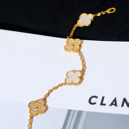 [AM]LUCKY CLOVER 5-MOTIF BRACELET - WHITE MOTHER-OF-PEARL COLLECTION