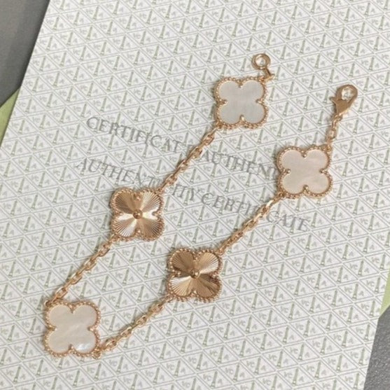 [AM]LUCKY CLOVER 5-MOTIF BRACELET - WHITE MOTHER-OF-PEARL COLLECTION