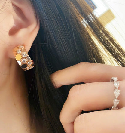 [AM]BEE LOVE DIAMOND HOOP EARRINGS