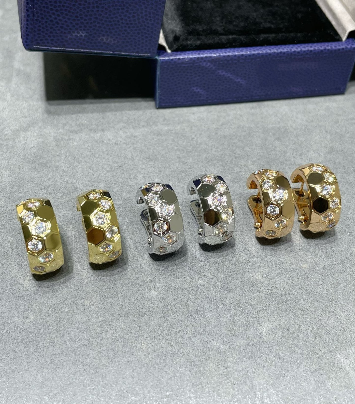 [AM]BEE LOVE DIAMOND HOOP EARRINGS
