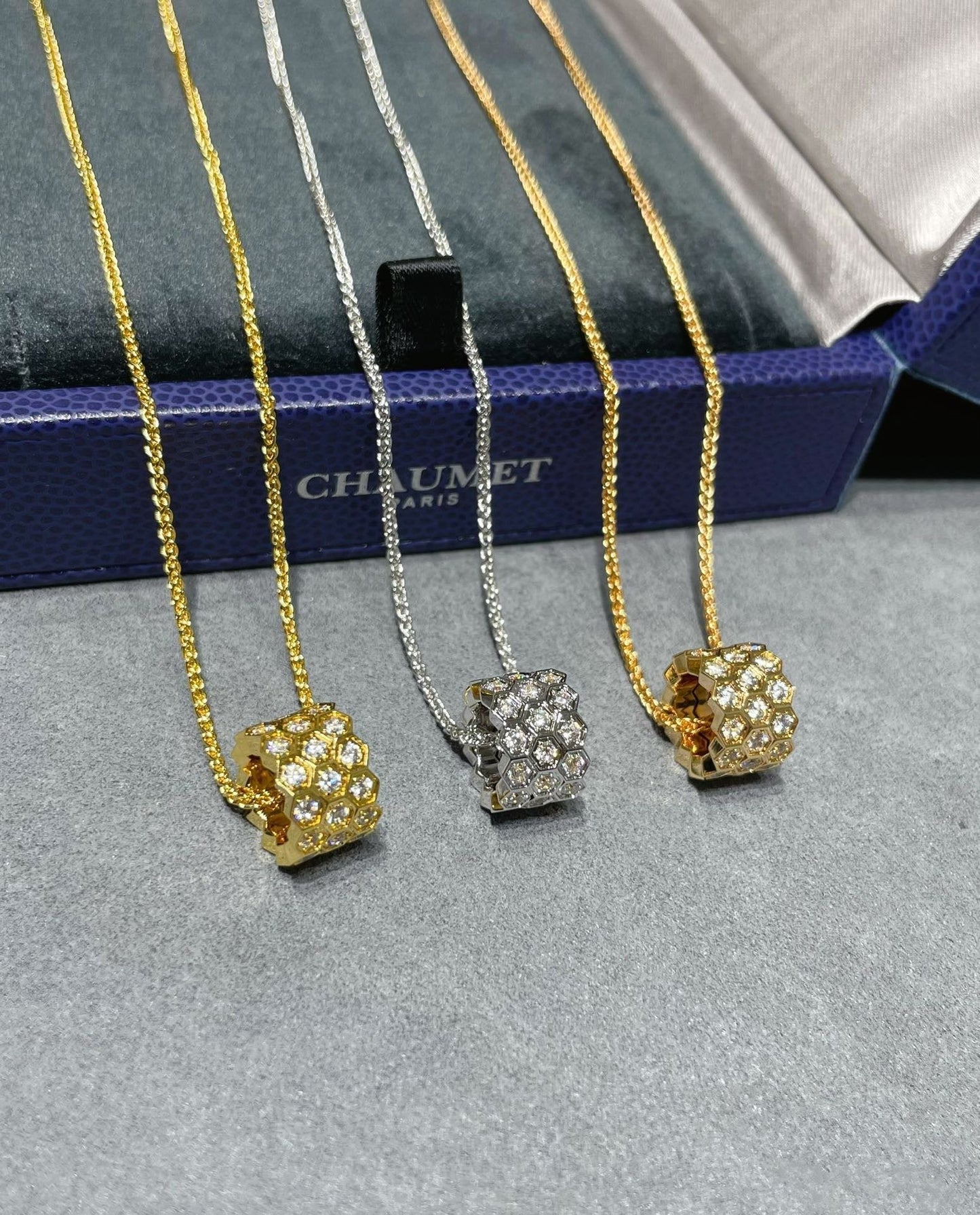 [AM]BEE LOVE DIAMOND PAVED 3 ROW NECKLACE
