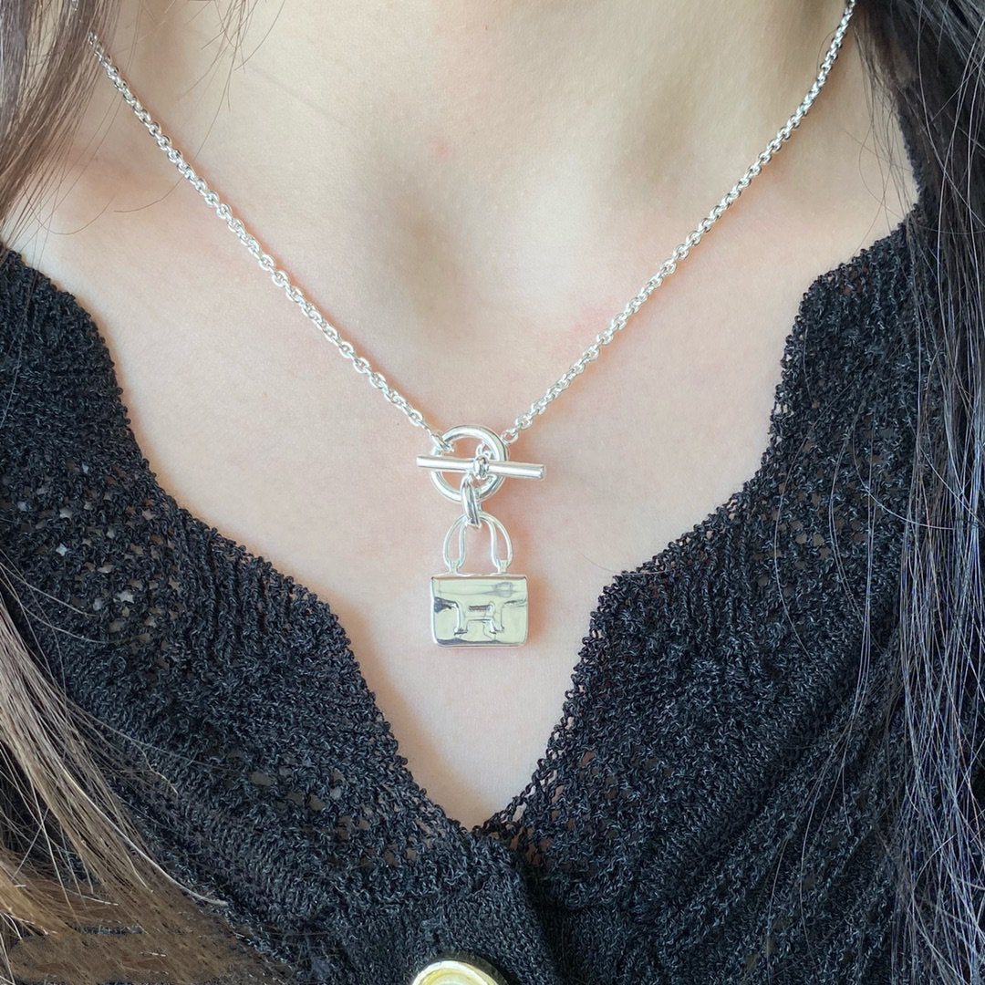 [AM]CONSTANCE PEDANT SILVER NECKLACE