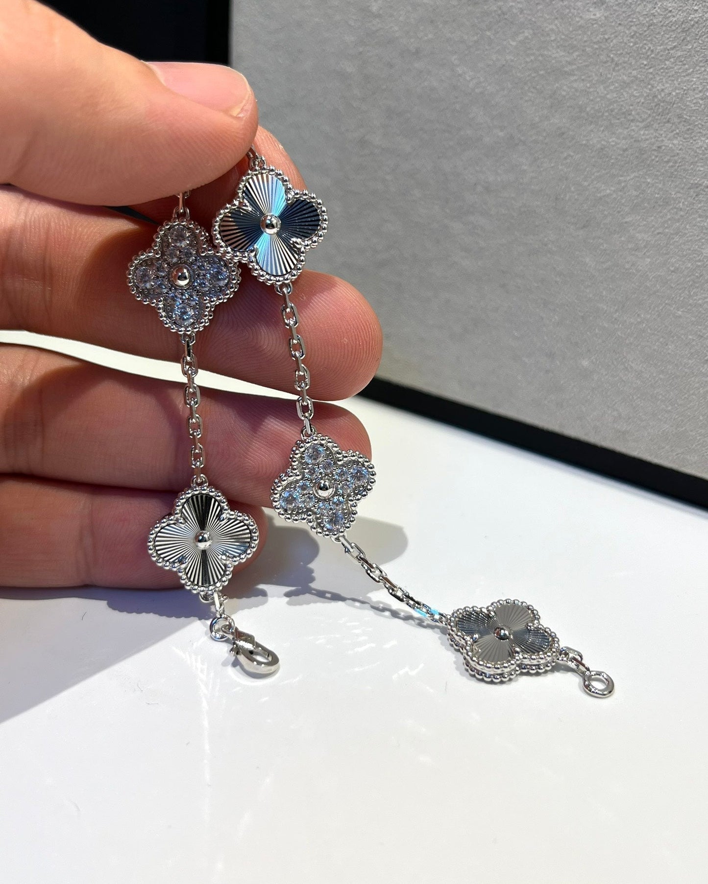 [AM]LUCKY CLOVER 5-MOTIF BRACELET - LASER COLLECTION