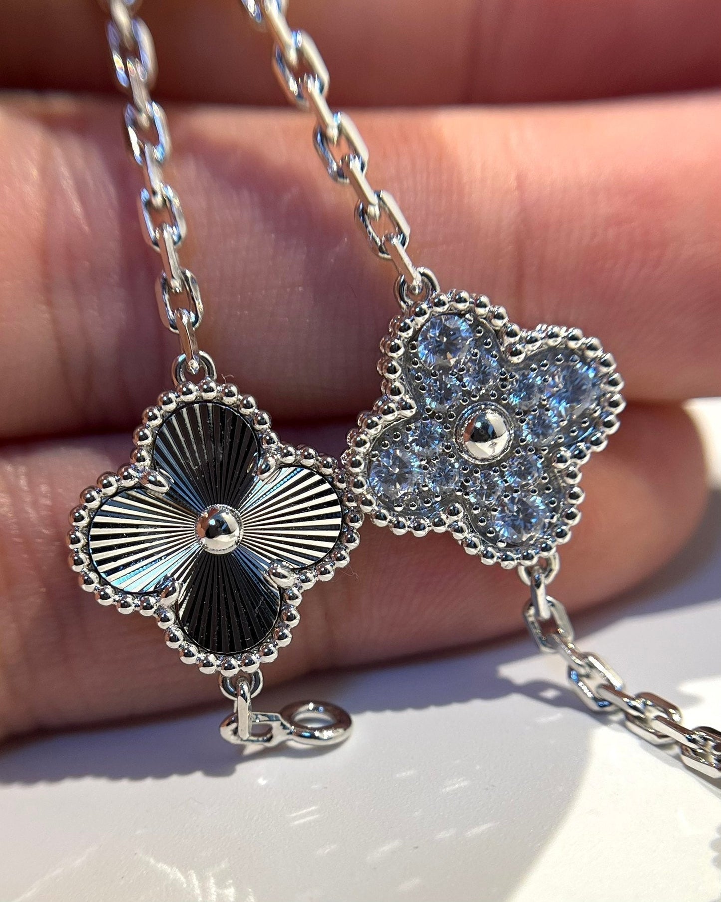 [AM]LUCKY CLOVER 5-MOTIF BRACELET - LASER COLLECTION