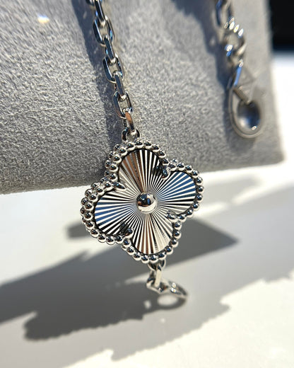 [AM]LUCKY CLOVER 5-MOTIF BRACELET - LASER COLLECTION