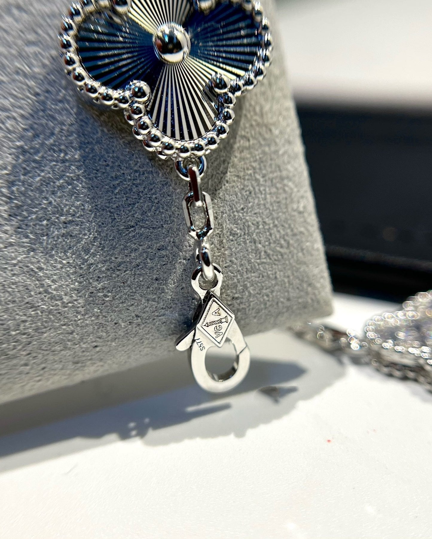[AM]LUCKY CLOVER 5-MOTIF BRACELET - LASER COLLECTION