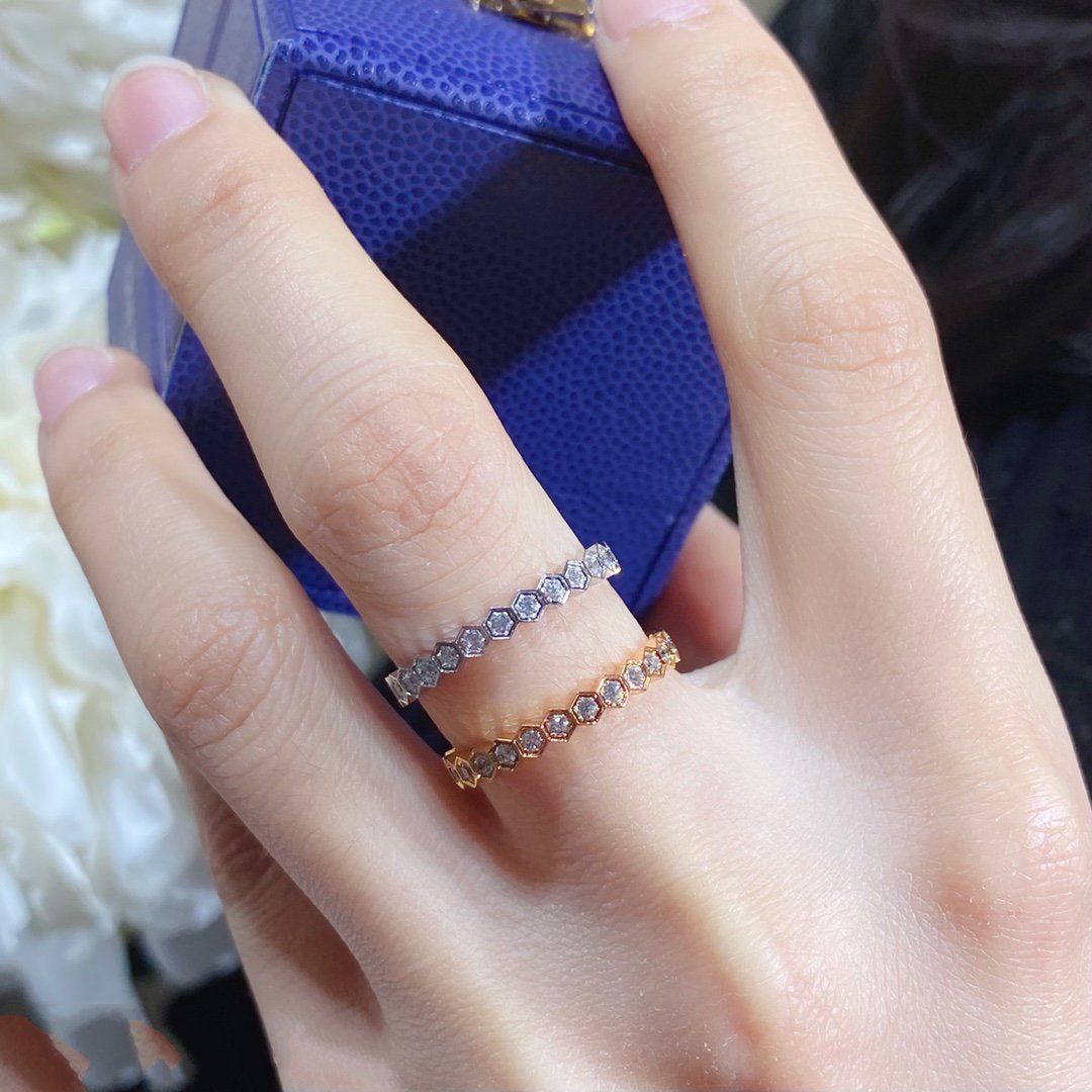[AM]BEE LOVE DIAMOND PAVED SMALL RING