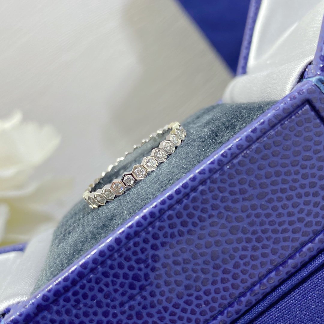 [AM]BEE LOVE DIAMOND PAVED SMALL RING