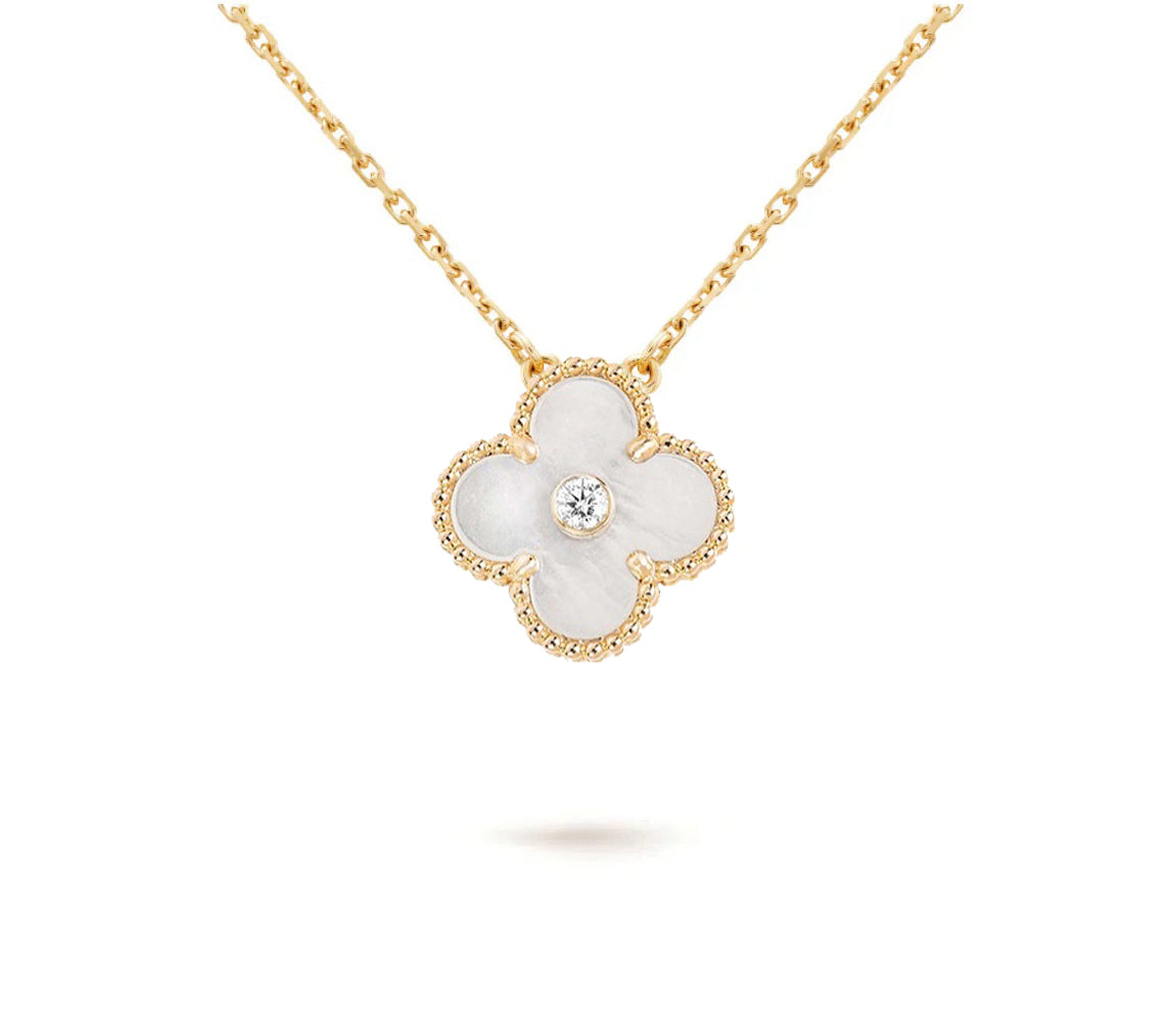 [AM]LIMITED EDITION CHRISTMAS CLOVER FLOWER NECKLACE - 15MM ANNUAL COLLECTIBLE PENDANT