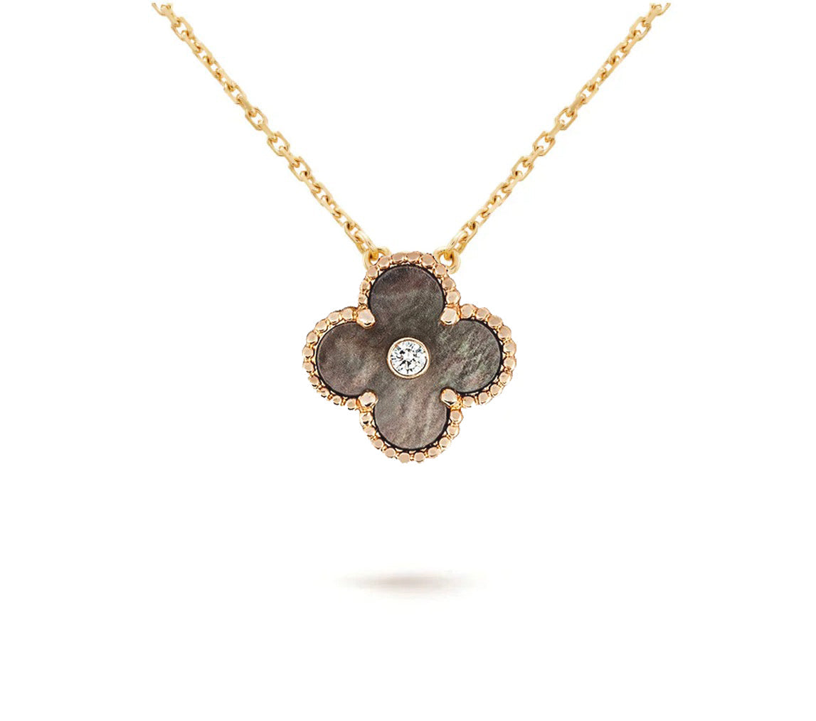 [AM]LIMITED EDITION CHRISTMAS CLOVER FLOWER NECKLACE - 15MM ANNUAL COLLECTIBLE PENDANT