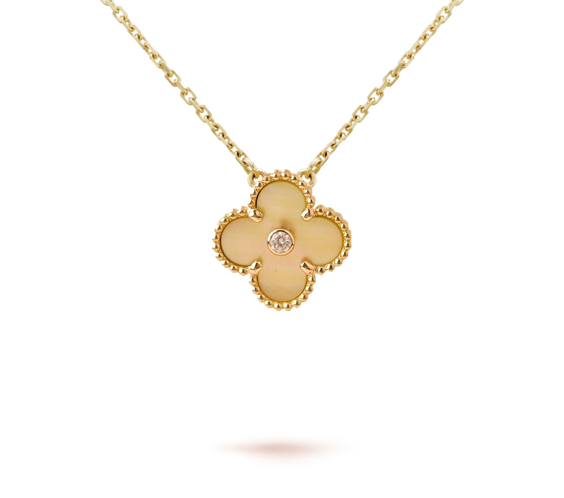 [AM]LIMITED EDITION CHRISTMAS CLOVER FLOWER NECKLACE - 15MM ANNUAL COLLECTIBLE PENDANT