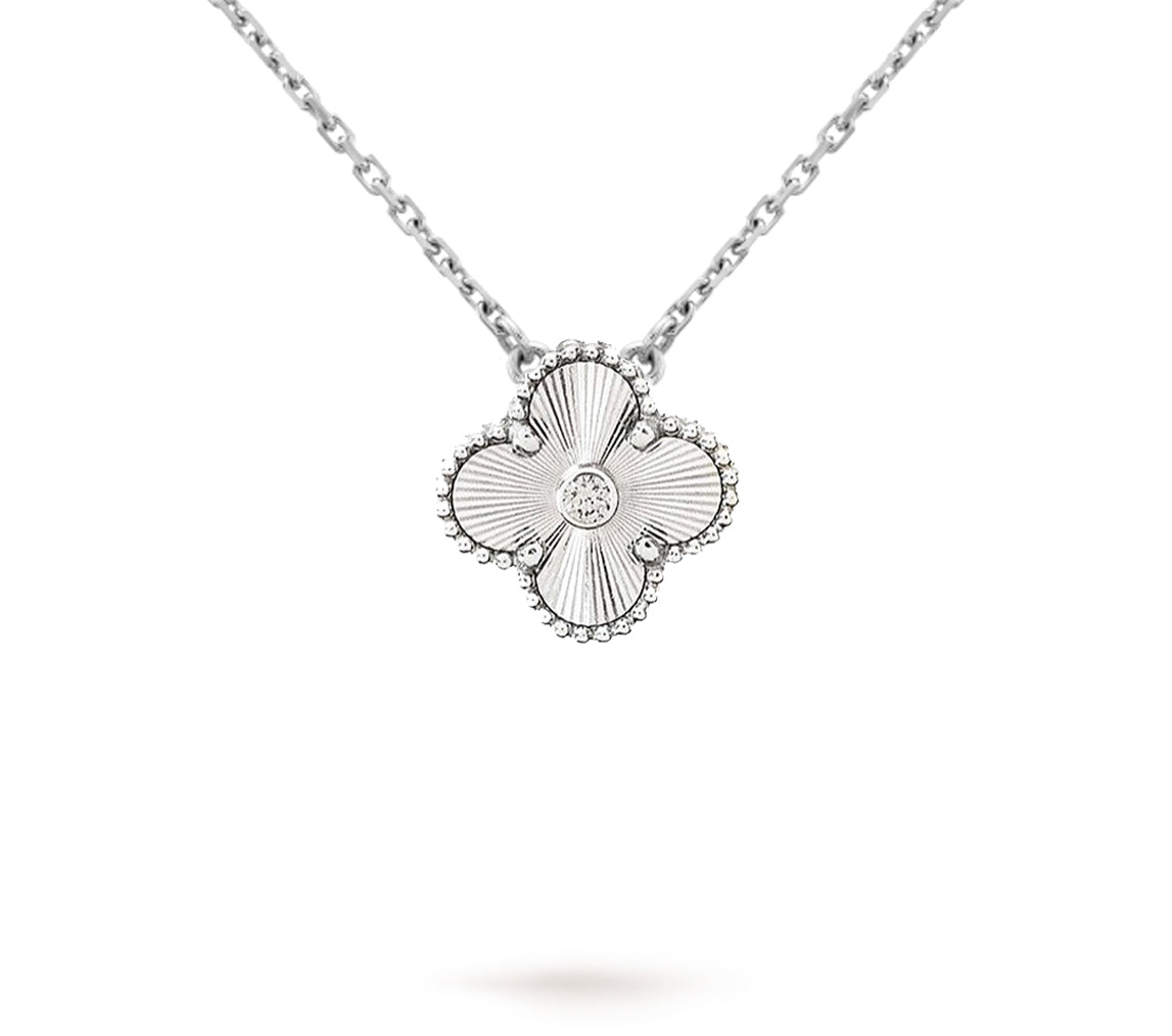 [AM]LIMITED EDITION CHRISTMAS CLOVER FLOWER NECKLACE - 15MM ANNUAL COLLECTIBLE PENDANT