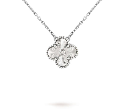[AM]LIMITED EDITION CHRISTMAS CLOVER FLOWER NECKLACE - 15MM ANNUAL COLLECTIBLE PENDANT
