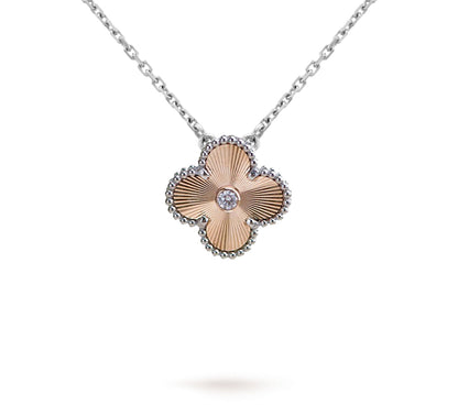 [AM]LIMITED EDITION CHRISTMAS CLOVER FLOWER NECKLACE - 15MM ANNUAL COLLECTIBLE PENDANT