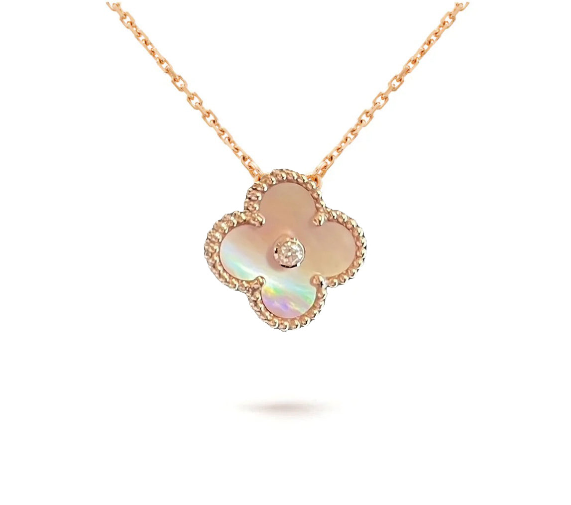 [AM]LIMITED EDITION CHRISTMAS CLOVER FLOWER NECKLACE - 15MM ANNUAL COLLECTIBLE PENDANT