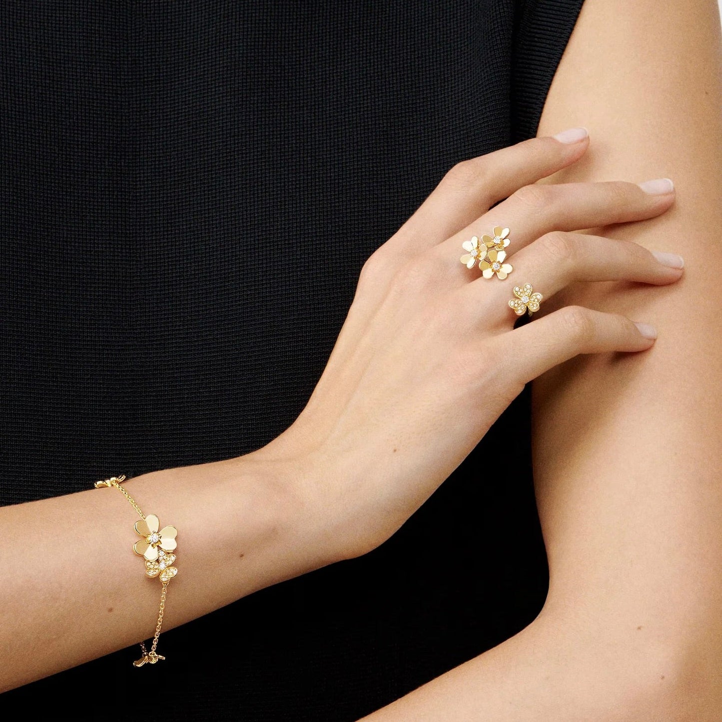 [AM]LUMINOUS BLOSSOM 5-MOTIF CHARM BRACELET