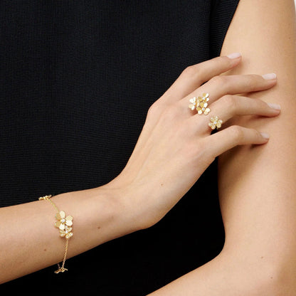 [AM]LUMINOUS BLOSSOM 5-MOTIF CHARM BRACELET