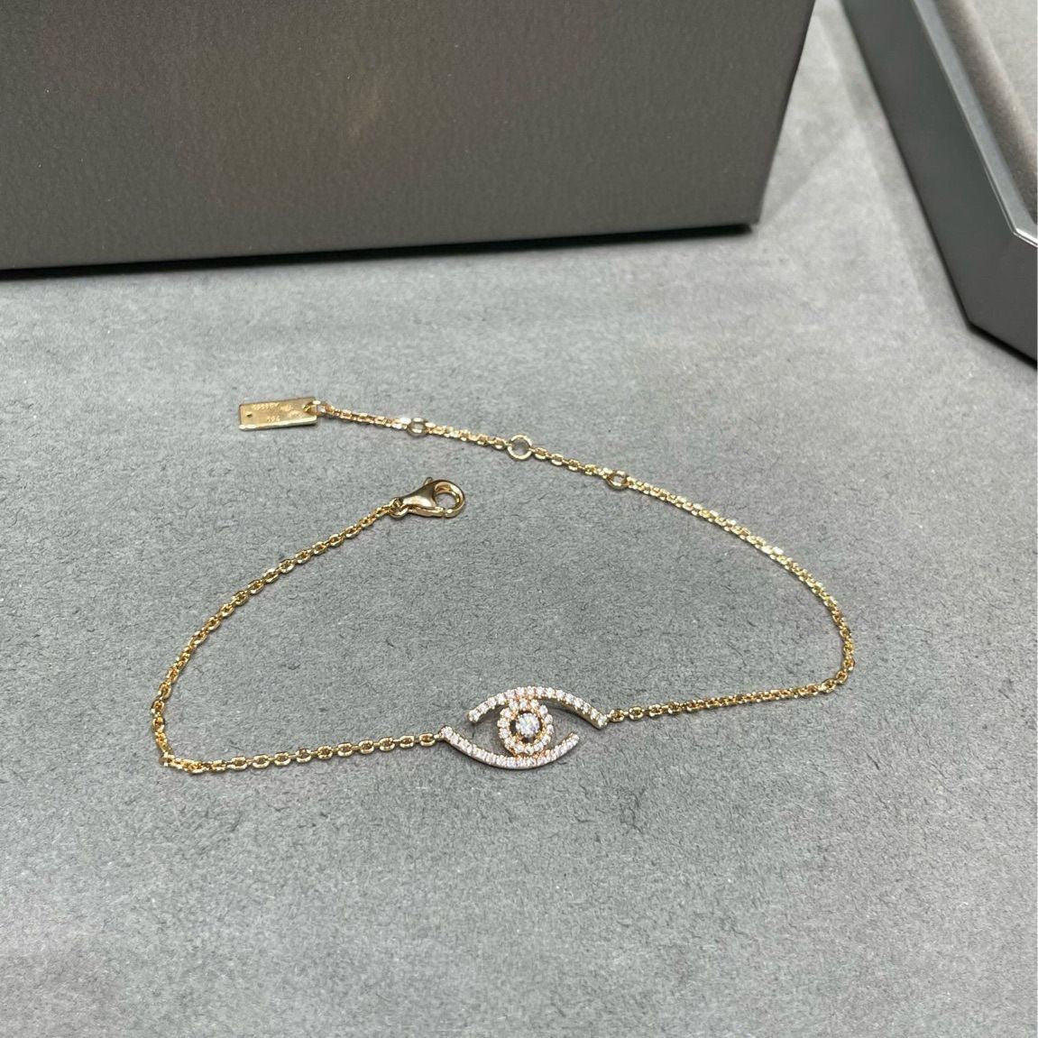 [AM]LUCKY EYE PAVÉ-SET DIAMOND BRACELET