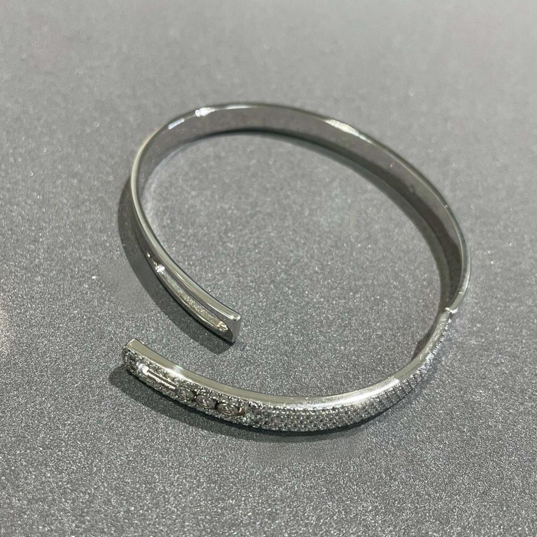 [AM]MOVE NOA PAVÉ DIAMOND BANGLE BRACELET