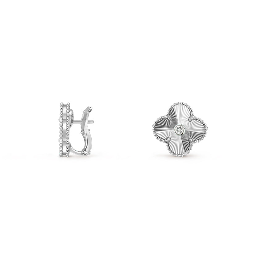 [AM]15MM CLOVER FLOWER STUD EARRINGS DIAMOND-WHITE GOLD COLLECTION